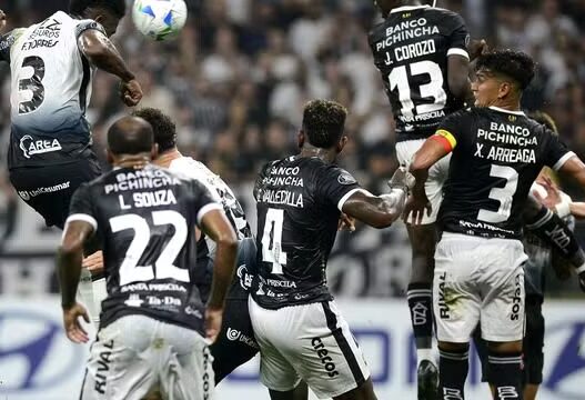 Corinthians vence, mas está eliminado da Libertadores