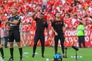 Roger Machado quebra jejum no Internacional ao bater Grêmio em final