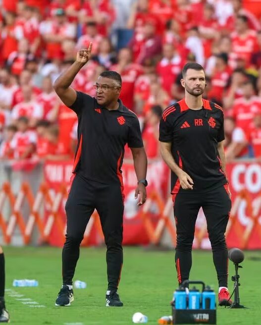 Roger Machado quebra jejum no Internacional ao bater Grêmio em final