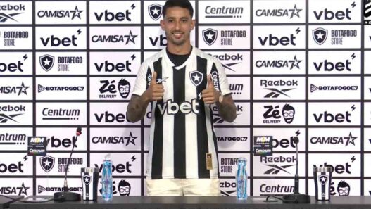 Botafogo apresenta o meia Santiago Rodríguez, que admitiu sonho da seleção, falou de Almada e Mundial de clubes