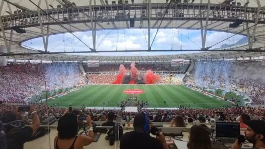 Flamengo e Fluminense dividem bilheteria milionária no Maracanã