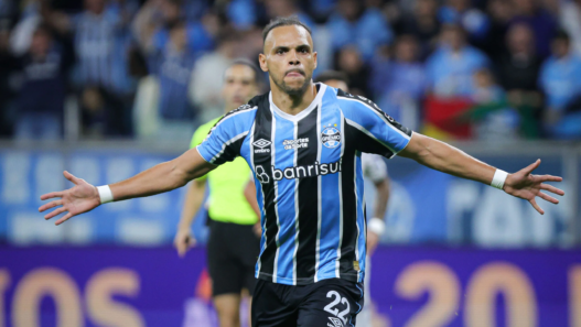 Grêmio avança em renovação com Braithwaite