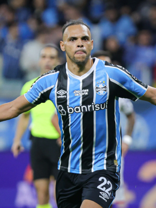 Grêmio avança em renovação com Braithwaite