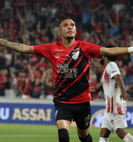 Luiz Fernando brilha, e Athletico elimina o Guarany de Bagé na Copa do Brasil