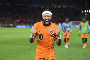 Memphis Depay retorna à seleção holandesa