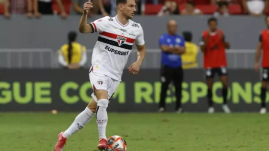 São Paulo encaminha renovação com Cédric Soares até o fim do ano