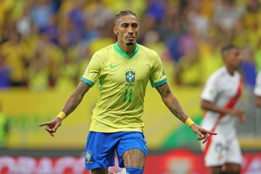 Raphinha provoca e inflama clássico entre Brasil e Argentina: "Porrada neles, dentro e fora de campo"
