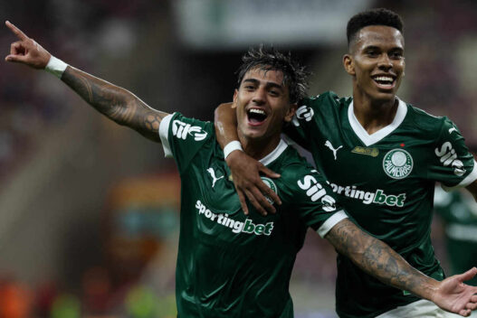 Jogos de hoje (01/06/25) ao vivo de futebol: onde assistir e horário