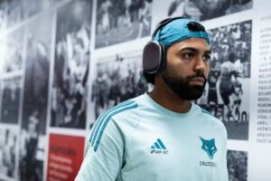 Técnico do Cruzeiro explica Gabigol no banco: "Não se joga falando"