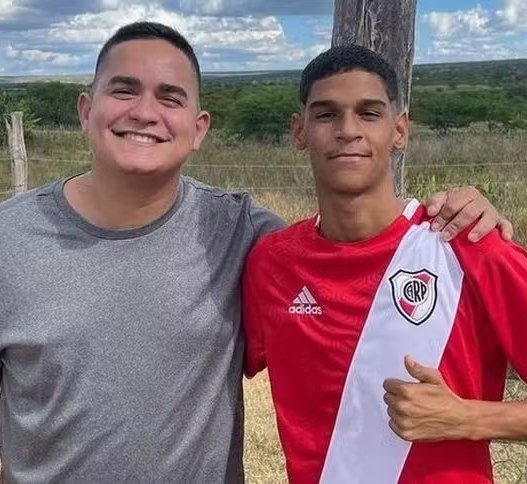 Justiça condena Luva de Pedreiro a pagar mais de R$ 5,5 milhões a ex-empresário Allan Jesus