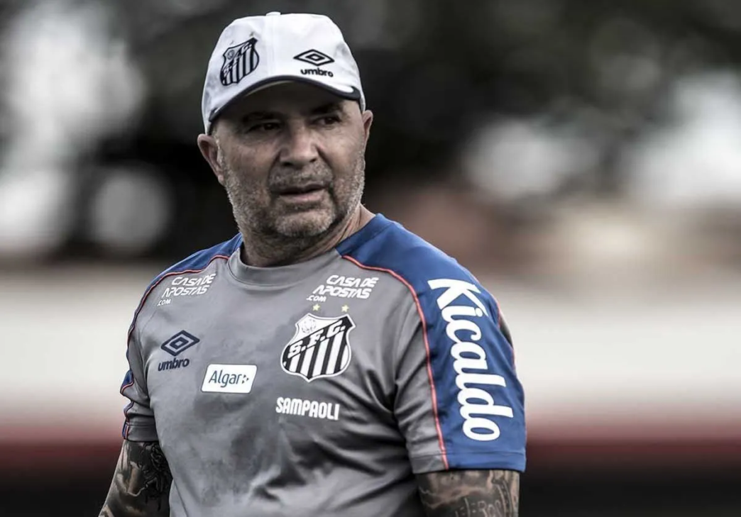Santos abre negociações com Jorge Sampaoli e sonha com retorno do argentino à Vila Belmiro