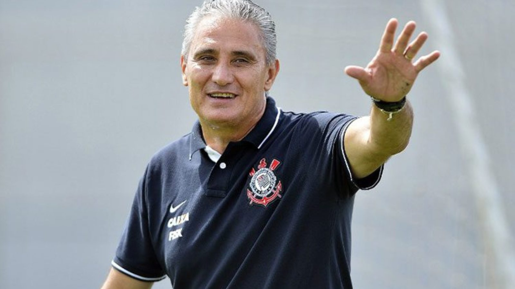 Corinthians consulta Tite e tenta repatriar técnico multicampeão