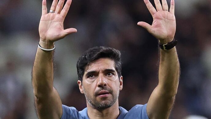 Mourinho elogia Abel Ferreira e cita longevidade no Palmeiras
