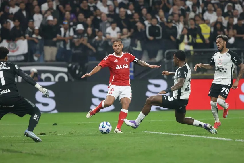 Alan Patrick vira dúvida para jogo da Libertadores