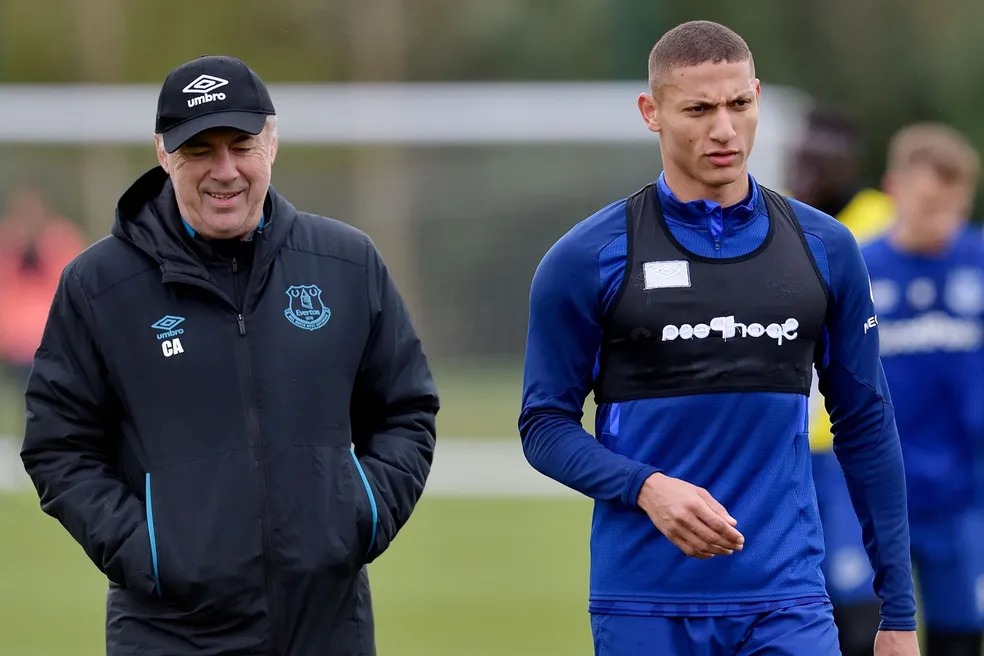 Ancelotti recupera Casemiro e Richarlison na Seleção do Brasil