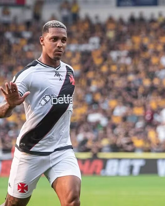 David mantém recuperação no Vasco; veja o que faz o atacante