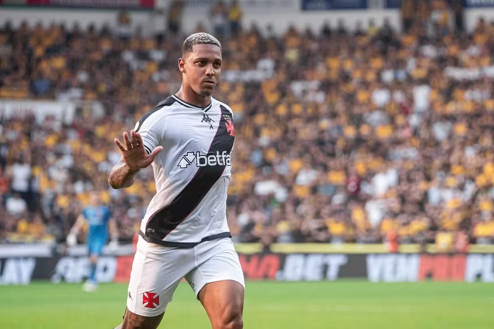 David mantém recuperação no Vasco; veja o que faz o atacante