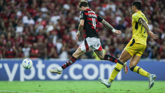 Flamengo vence e avança, Palmeiras goleia e passa 100% na Libertadores