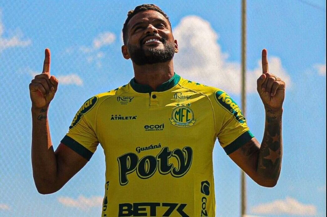 Reinaldo brilha com gols e assistências no Mirassol