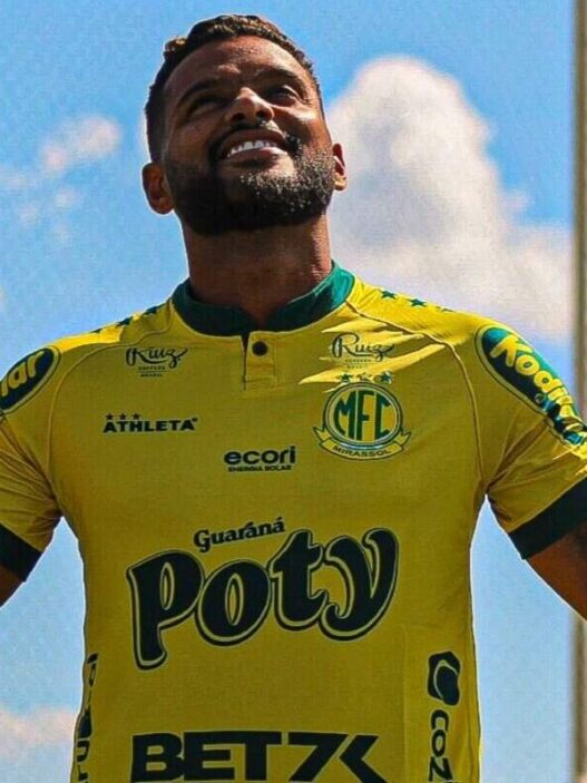 Reinaldo brilha com gols e assistências no Mirassol