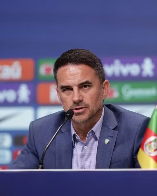 Vasco demite diretor de futebol e sonha com Rodrigo Caetano
