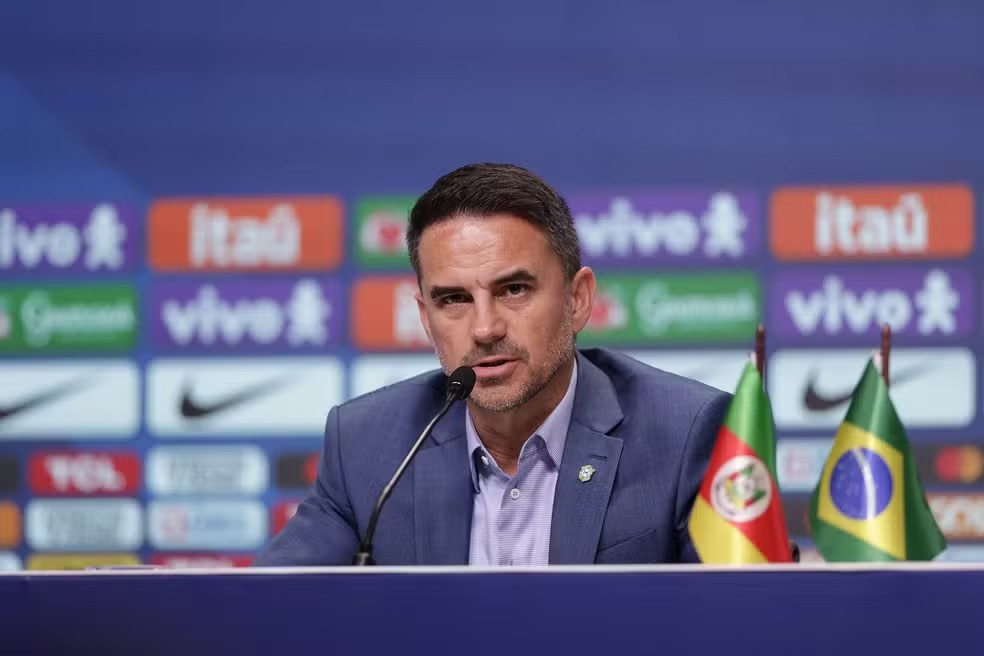 Vasco demite diretor de futebol e sonha com Rodrigo Caetano