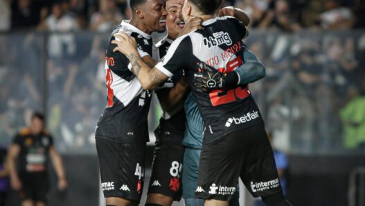 Vasco x Melgar: onde assistir e escalações