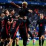 Yamal marca golaço, Barcelona vence e garante título espanhol