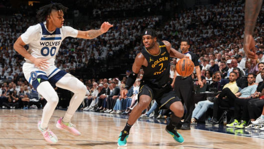 Warriors supera lesão de Curry, e consegue vitória por 99 a 88 sobre o Minnesota