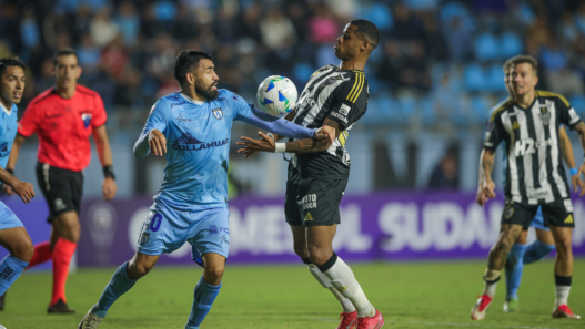 Atlético-MG perde invencibilidade na Sul-Americana ao sofrer virada no Chile