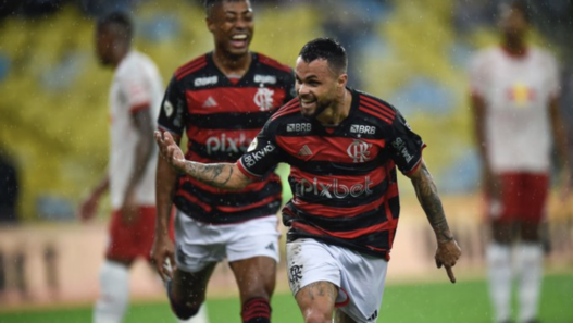 Flamengo prepara reformulação entre os pontas e pode liberar até dois jogadores