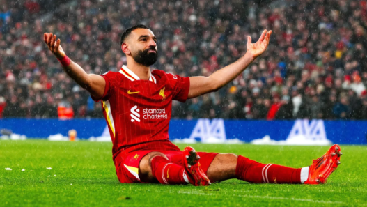 Mohamed Salah é eleito o melhor jogador da Premier League 2024/25
