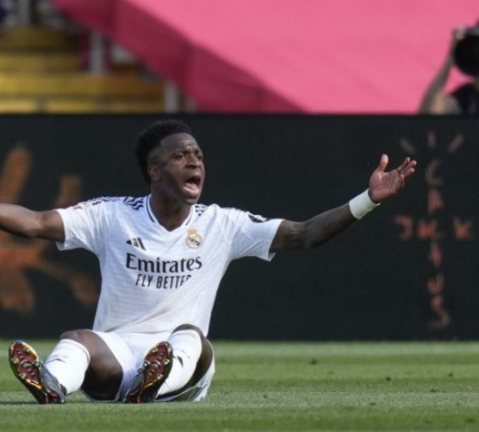 Vini Jr. sofre torção no tornozelo esquerdo e desfalca Real Madrid no restante de La Liga