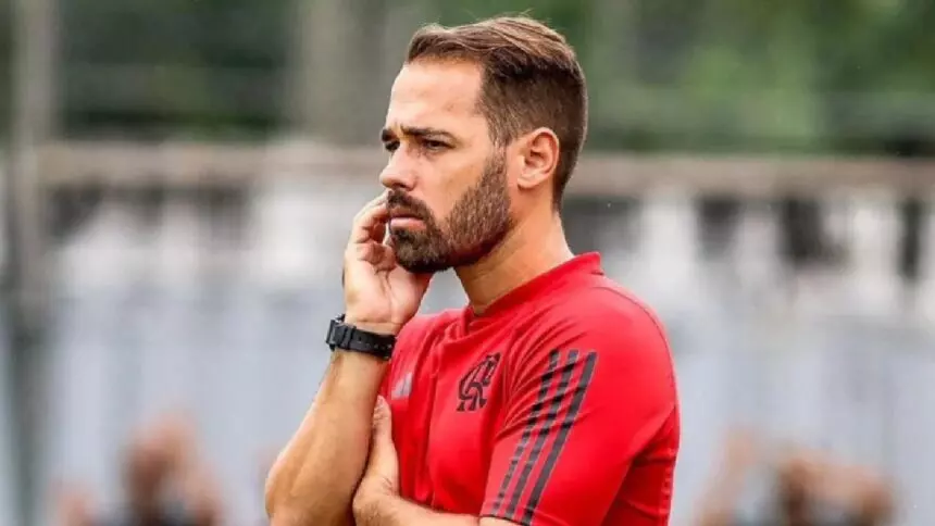 Flamengo demite auxiliar de Filipe Luís