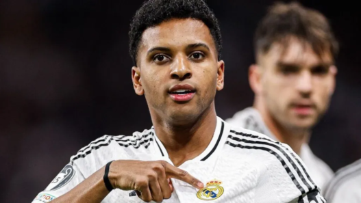 Rodrygo quebra o silêncio e nega rumores de saída do Real Madrid: "Parem de criar coisas"