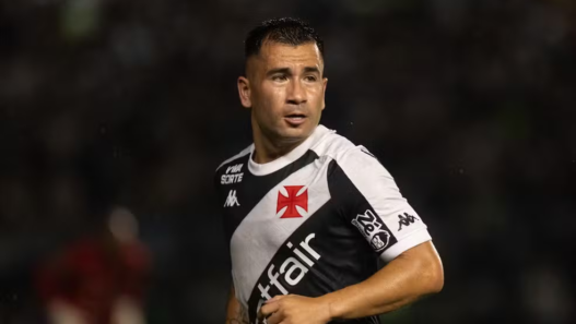 Jean David entra no radar de clubes mexicanos e é pré-convocado pelo Chile, apesar de sequência apagada no Vasco