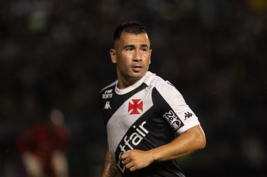 Jean David entra no radar de clubes mexicanos e é pré-convocado pelo Chile, apesar de sequência apagada no Vasco