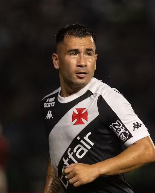 Jean David entra no radar de clubes mexicanos e é pré-convocado pelo Chile, apesar de sequência apagada no Vasco