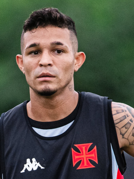 Vasco é punido com transferban pela Fifa por dívida com o Nantes