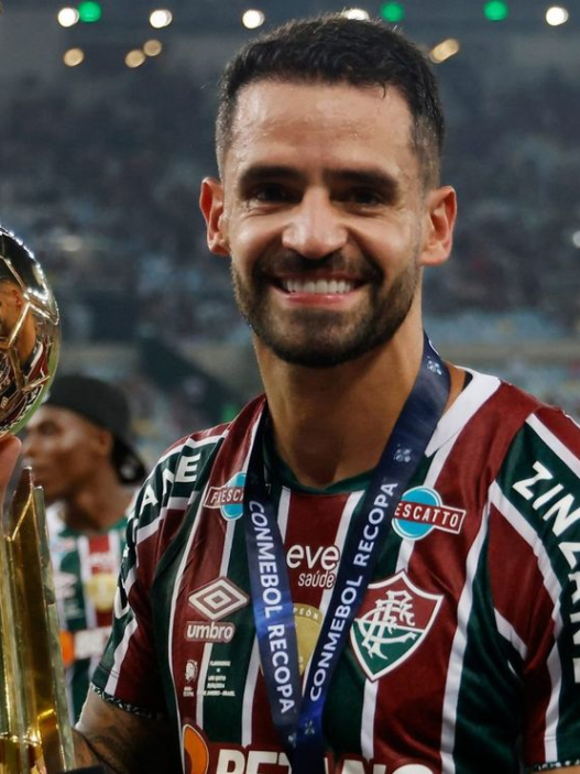 Renato Augusto rescinde contrato e não é mais jogador do Fluminense