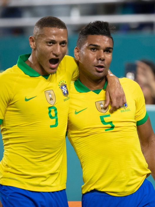Casemiro e Richarlison voltam ao radar da Seleção e devem ser convocados por Ancelotti