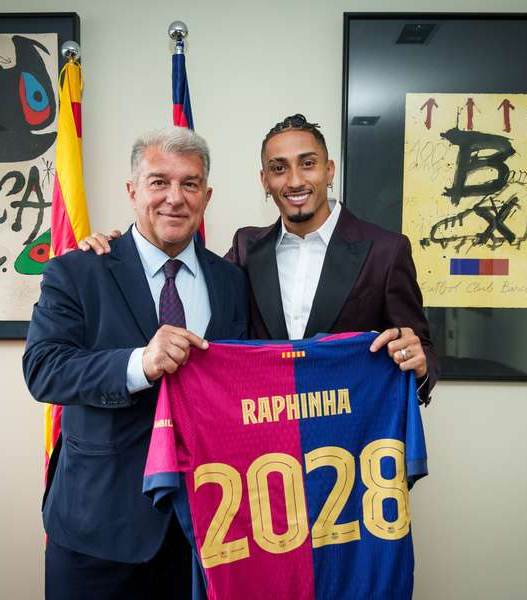 Barcelona renova contrato de Raphinha até 2028: “Espero continuar aqui por muitos anos”