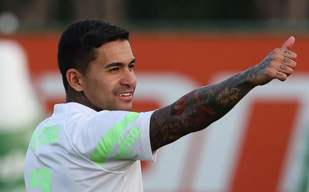 Dudu acerta com o Atlético-MG