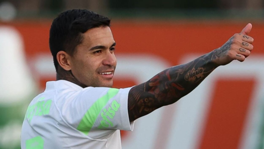 Dudu acerta com o Atlético-MG