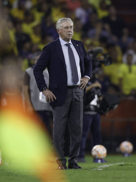 Na estreia de Ancelotti, Brasil somente empate com Equador