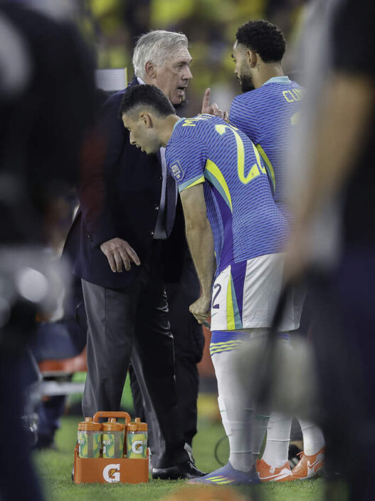 Ancelotti elogia sistema defensivo do Brasil e analisa diferenças América e Europa