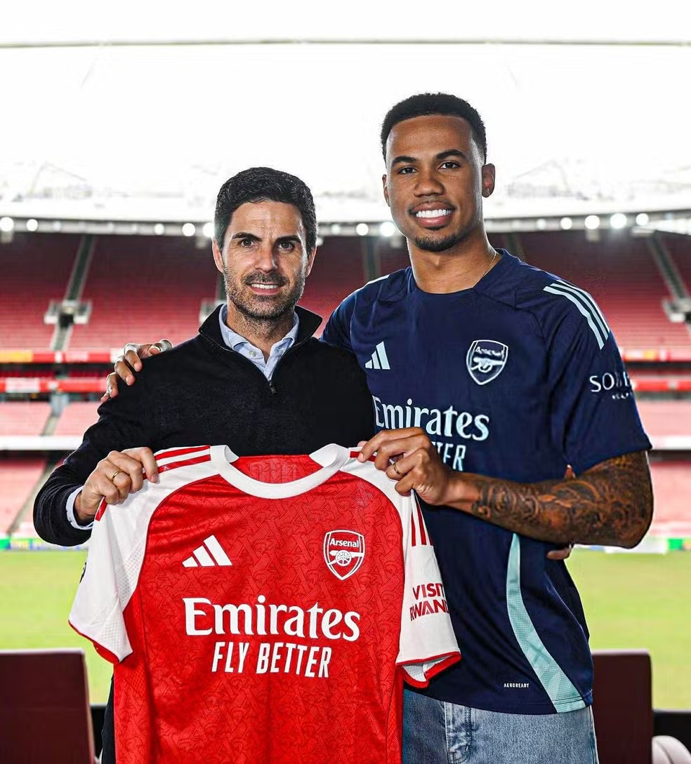 Gabriel Magalhães renova com o Arsenal