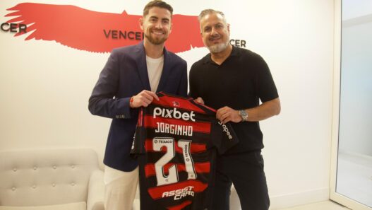 Flamengo anuncia a contratação de Jorginho
