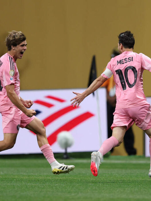 Messi faz golaço, Inter Miami vence e sonha com vaga nas oitavas
