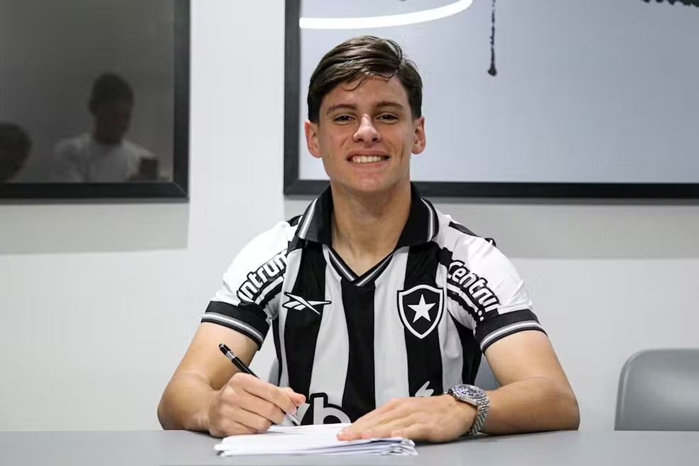Botafogo anuncia contratação de argentino; confira